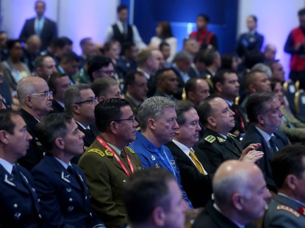 DELEGACIONES OFICIALES Y PROFESIONALES EN FIDAE 2026