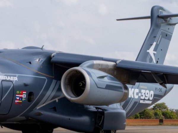 EMBRAER PRESENTA A UNO DE LOS AVIONES DE TRANSPORTE MÁS MODERNOS DEL MUNDO