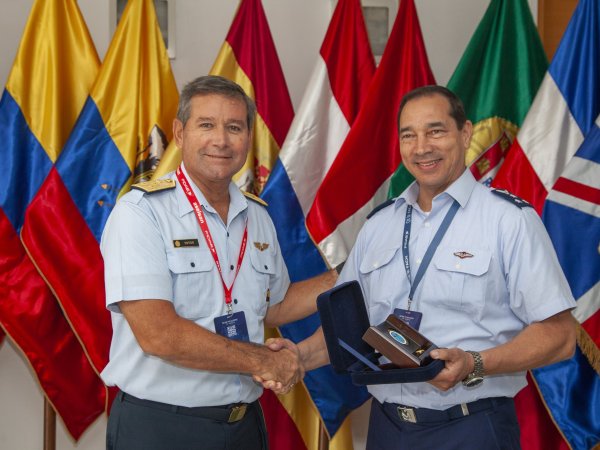 EXITOSO CIERRE DE REUNIÓN DE COMANDANTES LOGÍSTICO EN FIDAE 2026